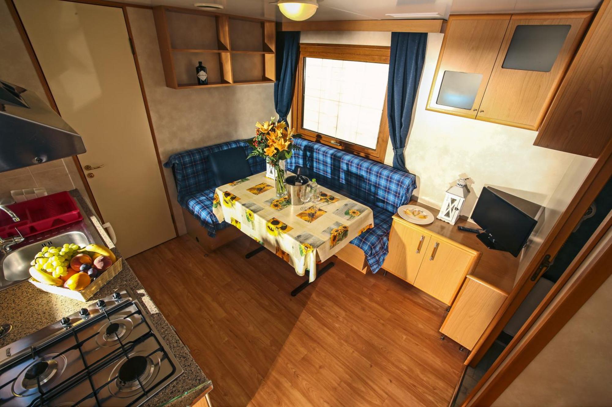 Camping Villaggio Calypso 滨海库普拉 外观 照片