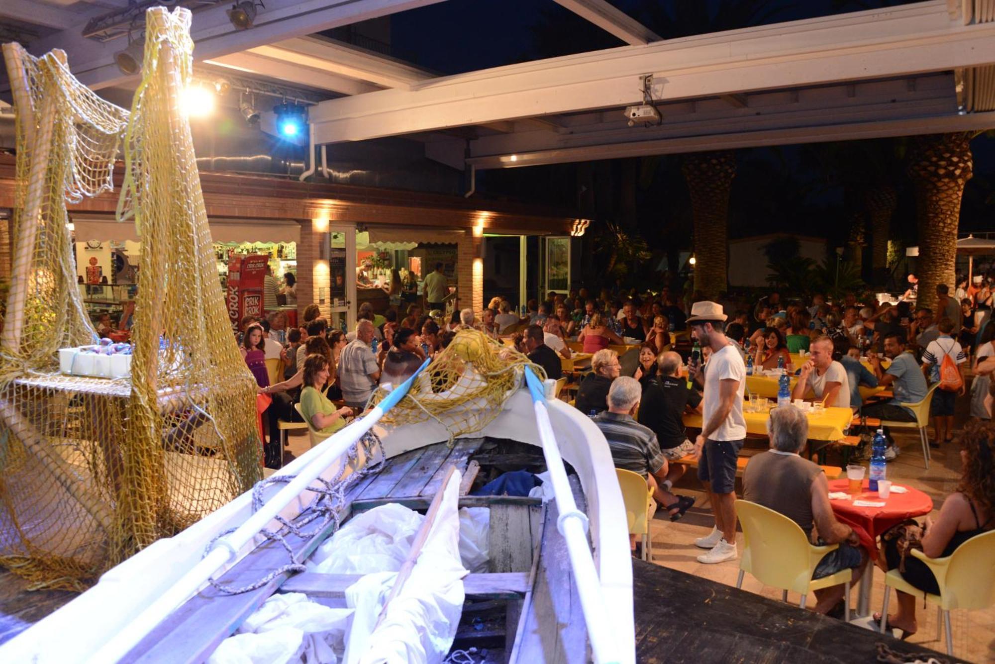 Camping Villaggio Calypso 滨海库普拉 外观 照片