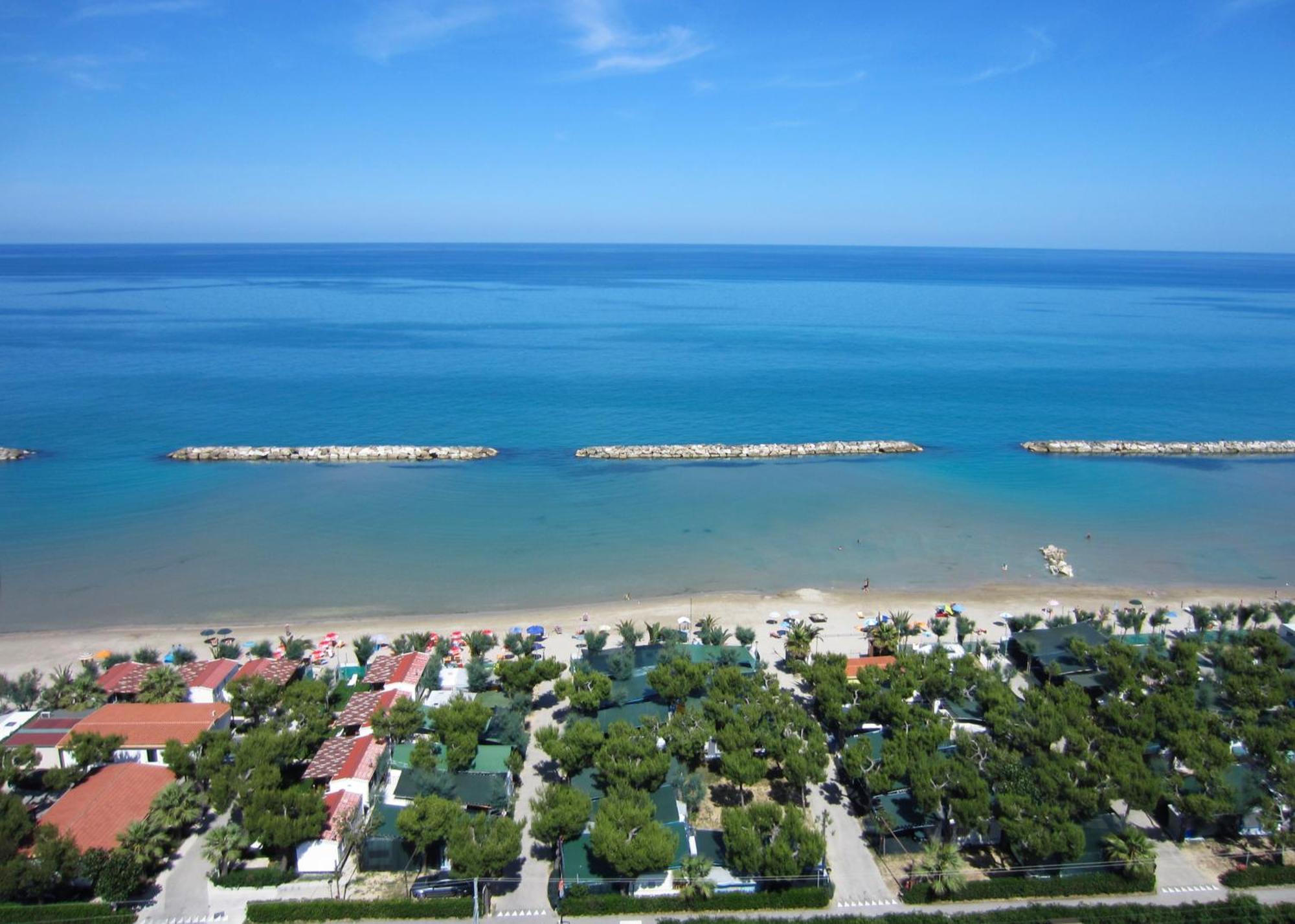 Camping Villaggio Calypso 滨海库普拉 外观 照片
