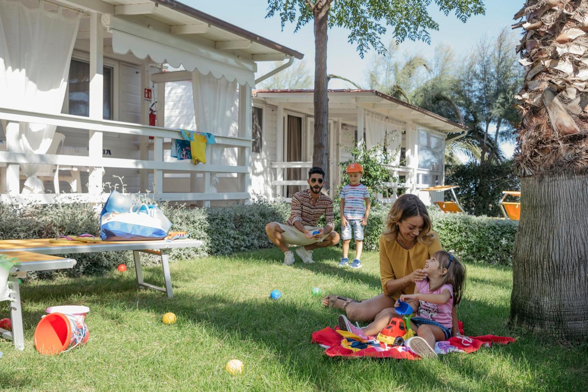 Camping Villaggio Calypso 滨海库普拉 外观 照片
